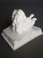 Сувенир ангел на книге