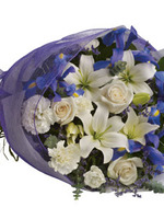 Букет цветов из роз, лилий, ирисов и гвоздик