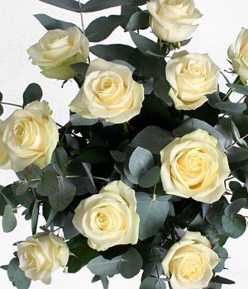 Букет цветов "9 кремовых роз"